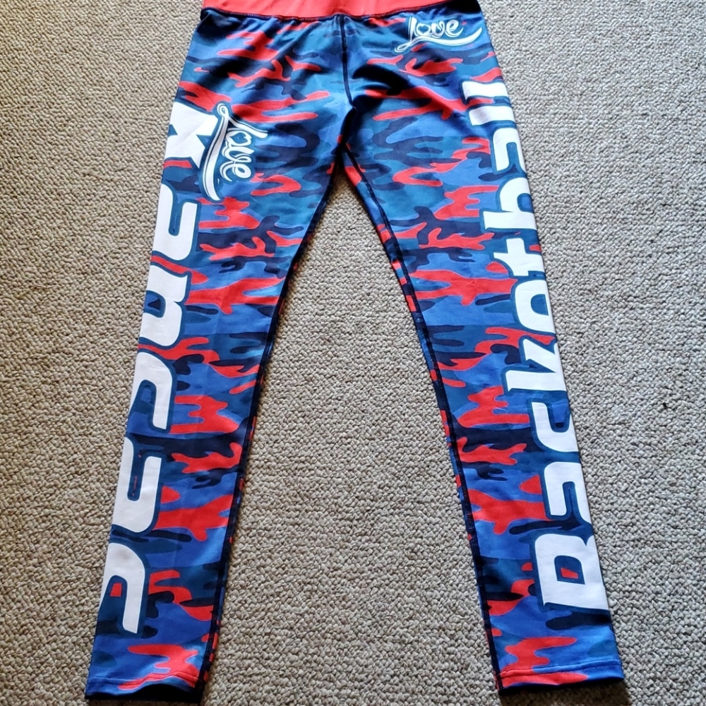 Xlusion Kansas Leggings NWOT Lg